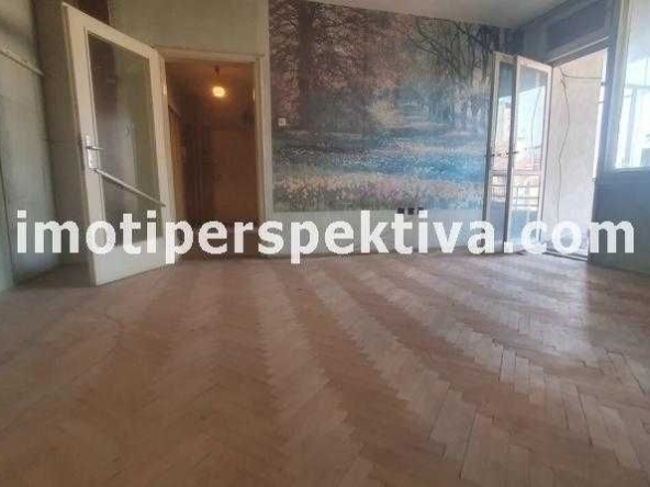 Тристаен апартамент в Пловдив, Център - 100 кв.м за 1750 €/кв.м - Снимка #1
