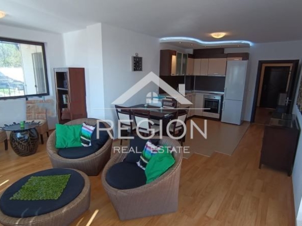 Дава се под наем Тристаен апартамент в Варна, м-т Траката - 104 кв.м за 700 € - Снимка #1