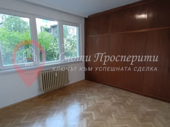 Тристаен апартамент в София, Медицинска академия - 75 кв.м за 4654 €/кв.м - Снимка #1