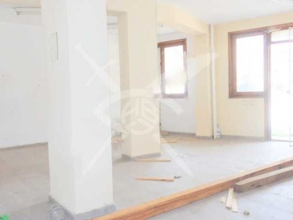 Магазин в Бургас, Изгрев - 63 кв.м за 985 €/кв.м - Снимка #1