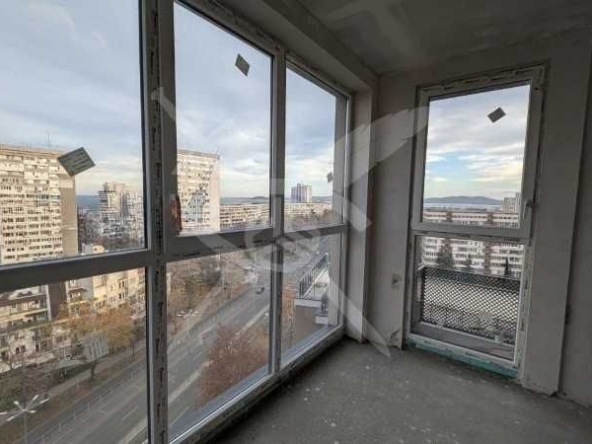 Дава се под наем Двустаен апартамент в Бургас, Братя Миладинови - 84 кв.м за 235000 € - Снимка #1