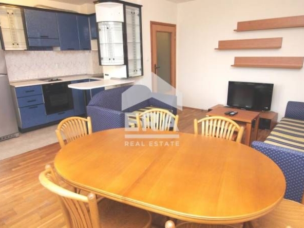 Дава се под наем Двустаен апартамент в Варна, Център - 75 кв.м за 460 € - Снимка #1