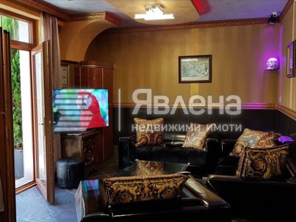 Дава се под наем Тристаен апартамент в София, Симеоново - 150 кв.м за 950 € - Снимка #1