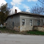 Къща в с. Горски Сеновец, Област Велико Търново - 1200 кв.м за 7 €/кв.м - Снимка #1