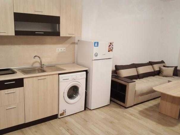 Дава се под наем Двустаен апартамент в Бургас, Славейков - 45 кв.м за 408 € - Снимка #1