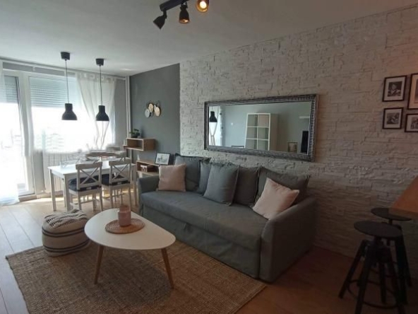 Дава се под наем Двустаен апартамент в София, Младост 1 - 65 кв.м за 700 € - Снимка #1