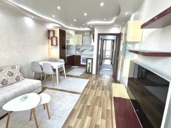 Дава се под наем Тристаен апартамент в Бургас, Славейков - 88 кв.м за 739.5 € - Снимка #1