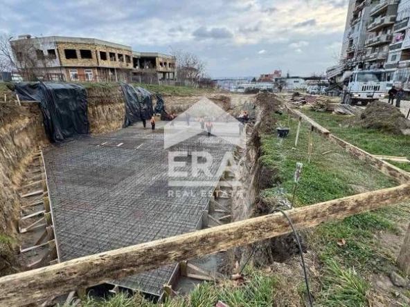 Тристаен апартамент в Варна, Кайсиева градина - 82 кв.м за 1330 €/кв.м - Снимка #1