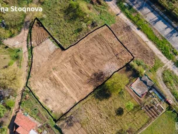 Парцел в Силистра, Промишлена зона - Юг - 1400 кв.м за 59 €/кв.м - Снимка #1