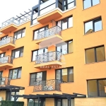 Дава се под наем Двустаен апартамент в к.к. Св.Св. Константин и Елена - 52 кв.м за 550 € - Снимка #1