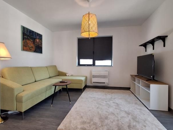 Дава се под наем Тристаен апартамент в Пловдив, Христо Смирненски - 97 кв.м за 612 € - Снимка #1