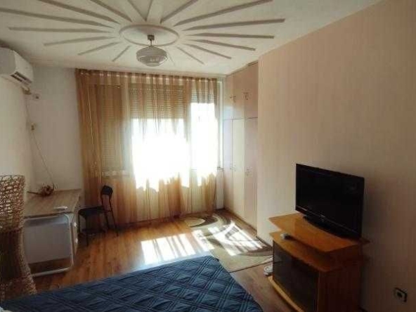 Дава се под наем Двустаен апартамент в Благоевград, Широк център - 51 кв.м за 280.5 € - Снимка #1