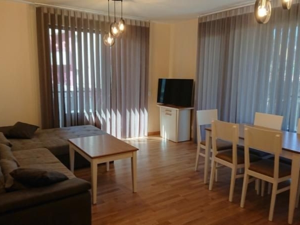 Дава се под наем Тристаен апартамент в София, Център - 101 кв.м за 889 € - Снимка #1