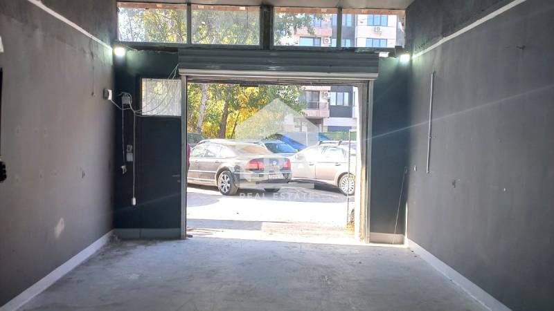 Дава се под наем Промишлена сграда в София, Студентски град - 50 кв.м за 765 € - Снимка #1