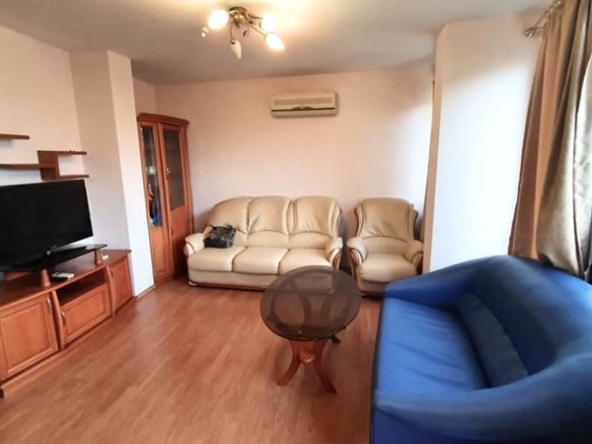 Дава се под наем Тристаен апартамент в Пловдив, Център - 80 кв.м за 627.3 € - Снимка #1