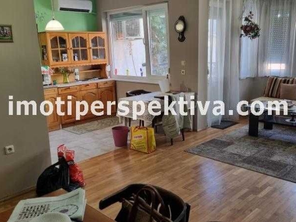 Тристаен апартамент в Пловдив, Център - 100 кв.м за 1900 €/кв.м - Снимка #1