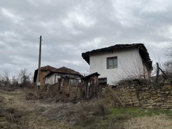 Къща в с. Пресяка, Област Ловеч - 70 кв.м за 255 €/кв.м - Снимка #1