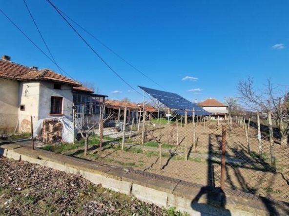 Къща в с. Ясен, Област Плевен - 70 кв.м за 1172 €/кв.м - Снимка #1