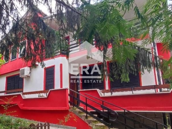 Къща в с. Момино, Област Търговище - 264 кв.м за 526 €/кв.м - Снимка #1