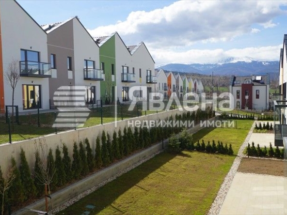 Къща в с. Лозен, Област София-град - 286 кв.м за 1854 €/кв.м - Снимка #1