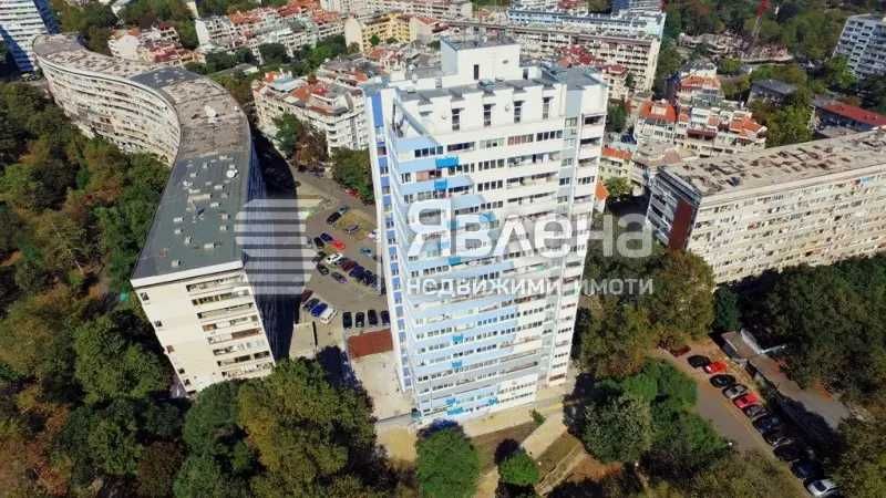 Дава се под наем Едностаен апартамент в София, Център - 25 кв.м за 297 € - Снимка #1