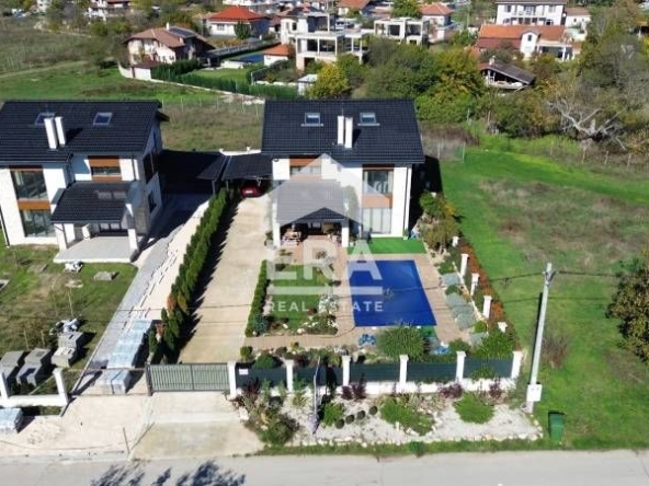 Къща в с. Близнаци, Област Варна - 340 кв.м за 1324 €/кв.м - Снимка #1