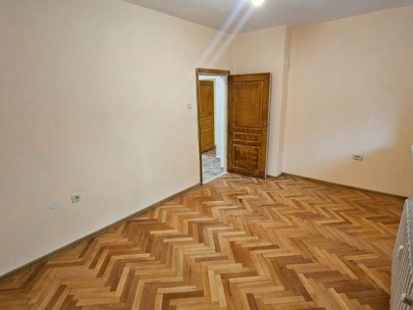 Дава се под наем Двустаен апартамент в София, Иван Вазов - 60 кв.м за 600 € - Снимка #1