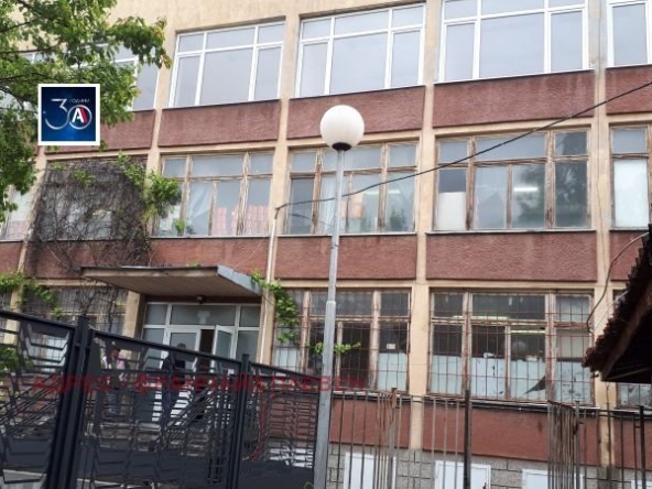 Склад в Плевен, Индустриална зона - 358 кв.м за 140 €/кв.м - Снимка #1