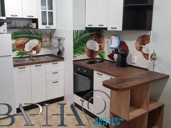 Дава се под наем Двустаен апартамент в Варна, Център - 55 кв.м за 459 € - Снимка #1