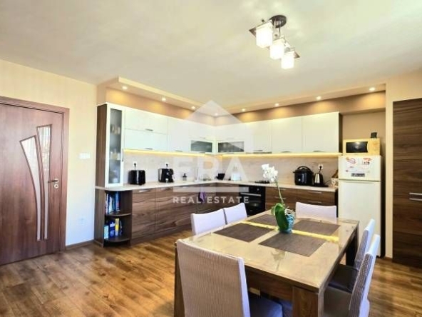 Четиристаен апартамент в Велико Търново, Център - 148 кв.м за 929 €/кв.м - Снимка #1