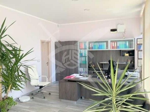 Офис в Несебър - 45 кв.м за 850 €/кв.м - Снимка #1