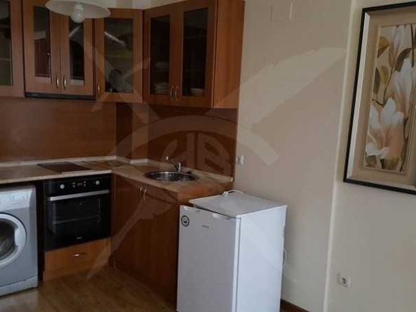 Дава се под наем Двустаен апартамент в к.к. Св.Св. Константин и Елена - 82 кв.м за 648.21 € - Снимка #1