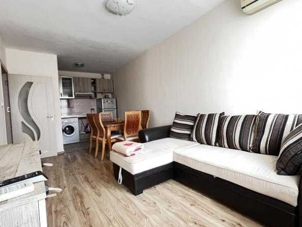 Дава се под наем Двустаен апартамент в Бургас, Славейков - 60 кв.м за 408 € - Снимка #1