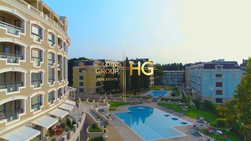 Двустаен апартамент в к.к. Св.Св. Константин и Елена - 77 кв.м за 1511 €/кв.м - Снимка #1