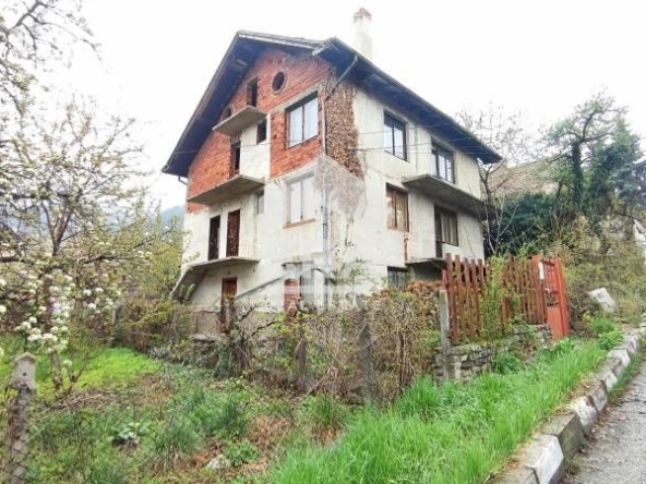 Къща в Сапарева баня - 270 кв.м за 378 €/кв.м - Снимка #1