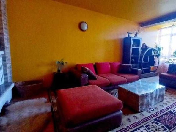 Дава се под наем Четиристаен апартамент в Бургас, Център - 120 кв.м за 484.5 € - Снимка #1