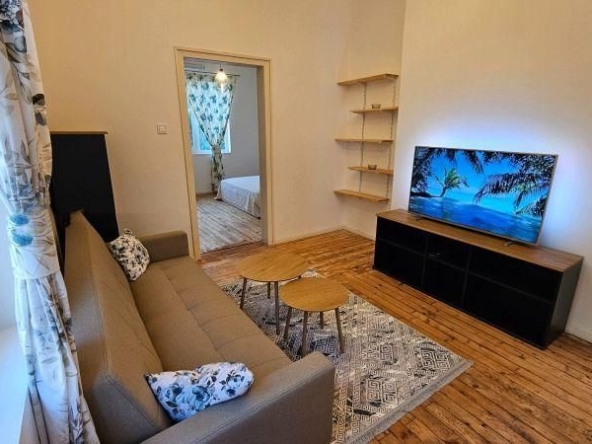 Дава се под наем Двустаен апартамент в София, Център - 60 кв.м за 796.62 € - Снимка #1