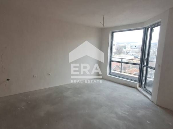 Двустаен апартамент в Варна, Гранд Мол Варна - 55 кв.м за 1132 €/кв.м - Снимка #1