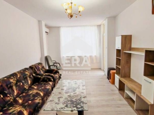Дава се под наем Тристаен апартамент в Търговище, Вароша - 70 кв.м за 259.08 € - Снимка #1