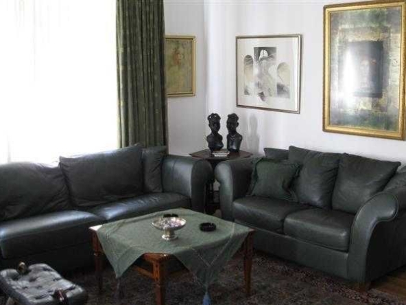 Дава се под наем Двустаен апартамент в Бургас, Изгрев - 60 кв.м за 153 € - Снимка #1