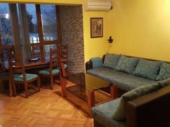 Дава се под наем Тристаен апартамент в Бургас, Лазур - 100 кв.м за 561 € - Снимка #1