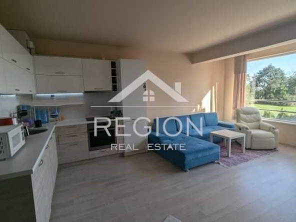 Дава се под наем Тристаен апартамент в Варна, м-т Траката - 80 кв.м за 625 € - Снимка #1