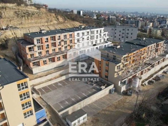 Двустаен апартамент в Варна, м-т Пчелина - 65 кв.м за 1216 €/кв.м - Снимка #1