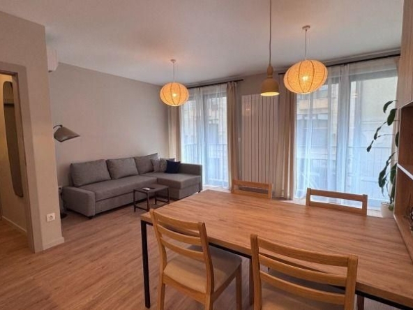 Дава се под наем Двустаен апартамент в София, Център - 63 кв.м за 796.62 € - Снимка #1