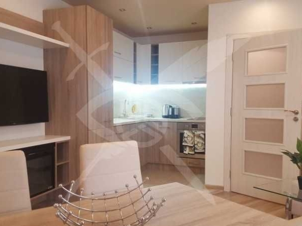 Дава се под наем Двустаен апартамент в Варна, Център - 60 кв.м за 400 € - Снимка #1