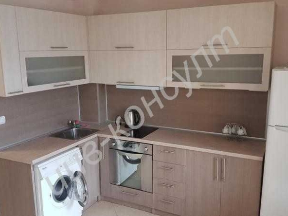 Дава се под наем Тристаен апартамент в Велико Търново, Център - 80 кв.м за 408 € - Снимка #1