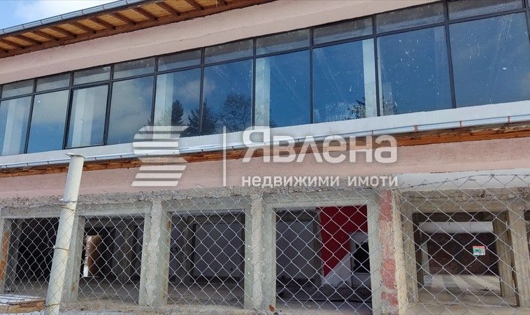 Магазин в с. Яна, Област София-град - 929 кв.м за 829 €/кв.м - Снимка #1