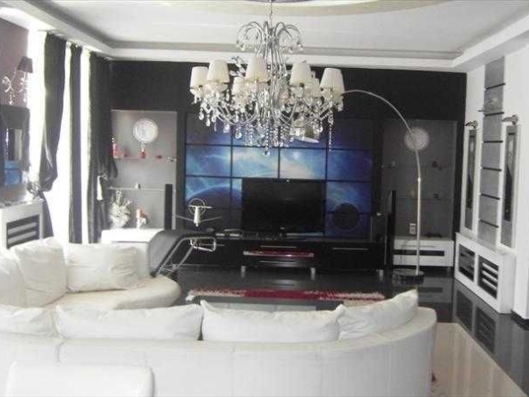 Дава се под наем Двустаен апартамент в Бургас, Изгрев - 59 кв.м за 229.5 € - Снимка #1