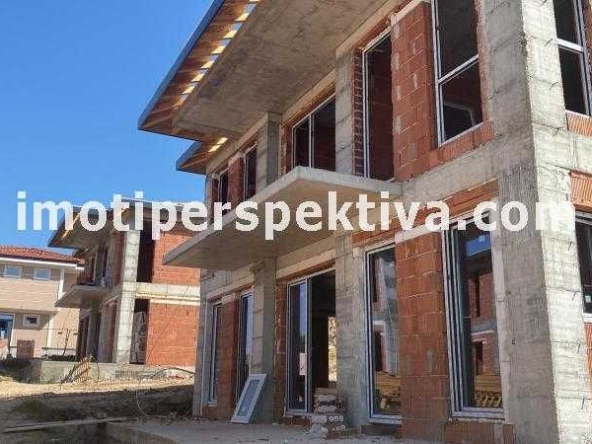 Къща в с. Марково, Област Пловдив - 166 кв.м за 1115 €/кв.м - Снимка #1