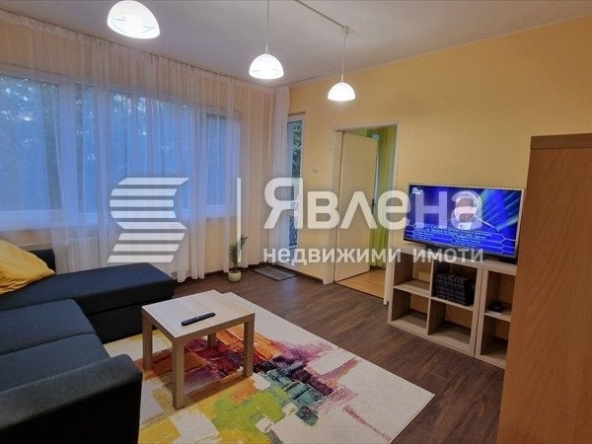 Дава се под наем Тристаен апартамент в София, Красно село - 80 кв.м за 650 € - Снимка #1